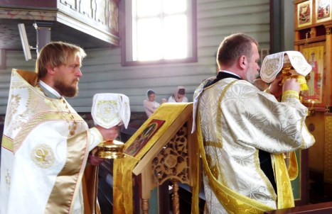 Великий вход на Божественной литургии