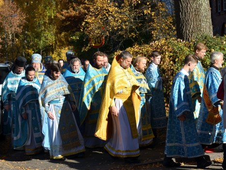Крестный ход на водосвятие у Финского залива