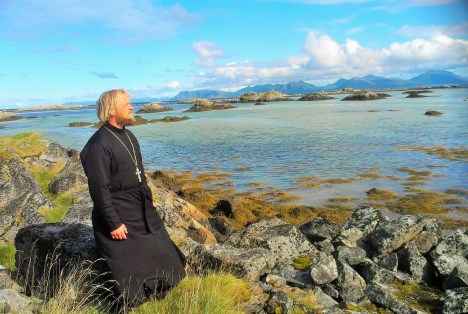 Во всю землю изыде вещание их и в концы вселенныя глаголы их