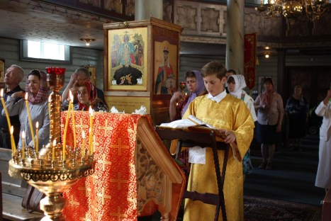 Чтение праздничного Апостола на литургии