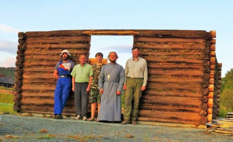 Трудники первого дня возведения часовни
