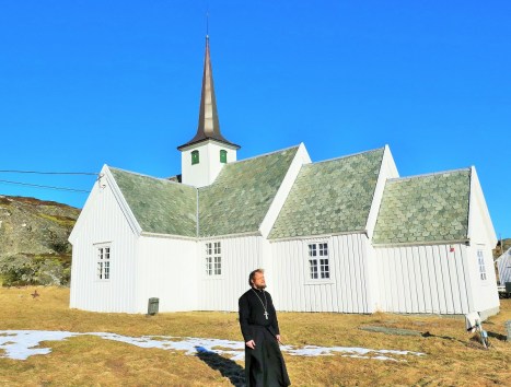 Старая церковь в Лангенесе на Вестеролене