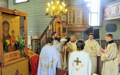 Великий вход на Божественной литургии