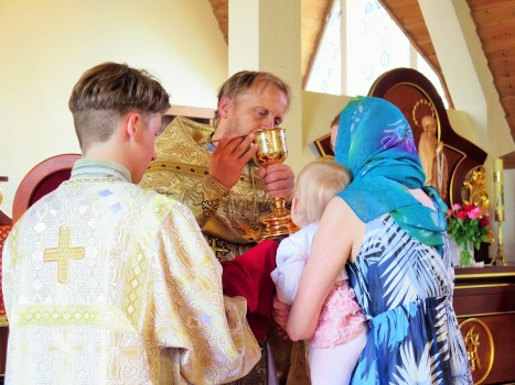 Причащение на Божественной литургии
