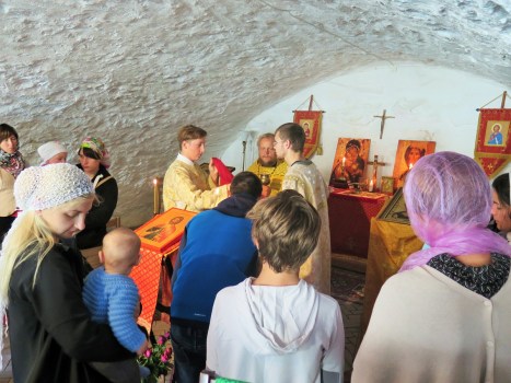 Причащение прихожан