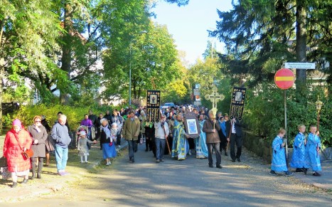Крестный ход в Хельсинки с иконой Покрова Богородицы