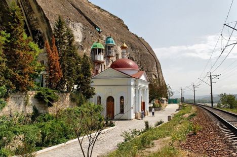 Инкерманский пещерный монастырь в Крыму