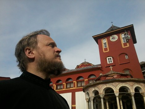 Храм в ограде Ватопедского монастыря