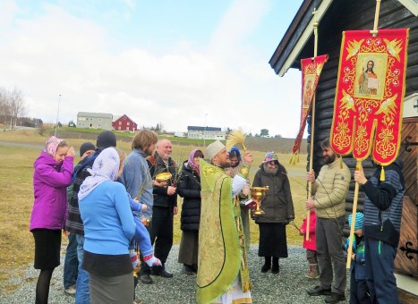 Величание на крестном ходе и освящение ваий-верб