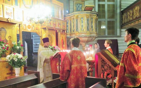 Чтение Пасхального Огласительного слова святого Иоанна Златоуста