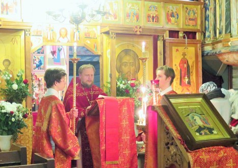 Чтение Пасхального Евангелия на разных языках