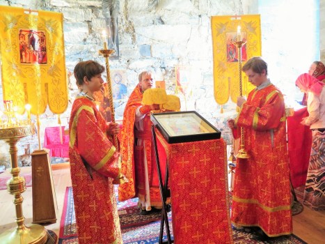 Великий вход на литургии по пасхальному чину