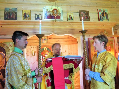 Евангельское чтение на двух языках